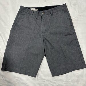 Volcom “Corpo Class” Frickin Too Chino Shorts Charcoal Heather Gray size 32 EUC